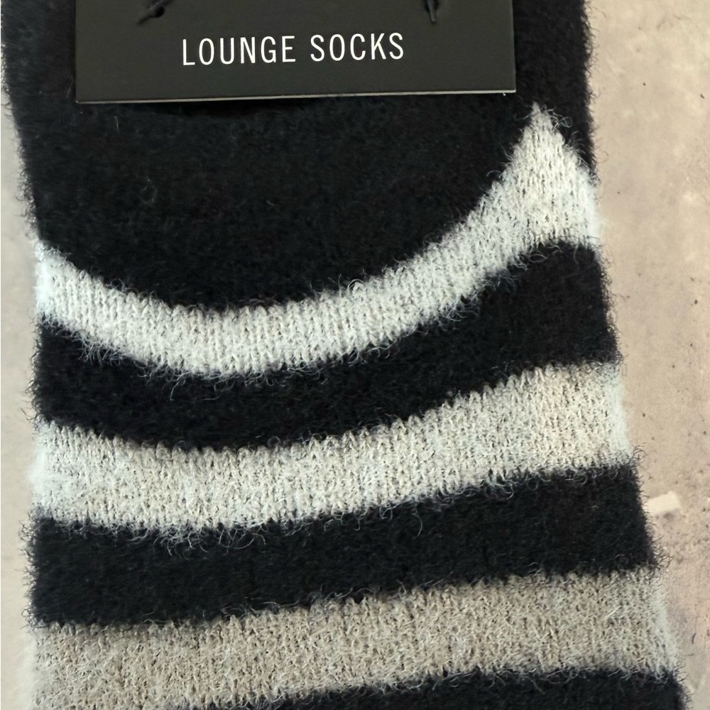 Steve Madden Cozy Black and white Lounge Socks